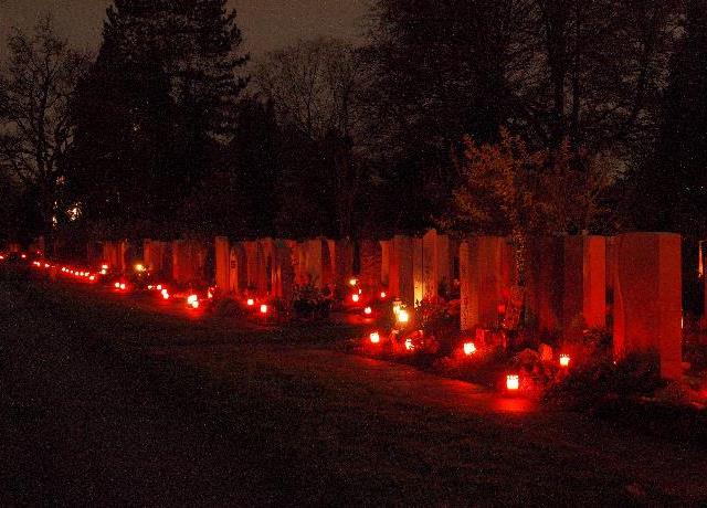 Gottesdienst mit Lichterfeier zum Ewigkeitssonntag